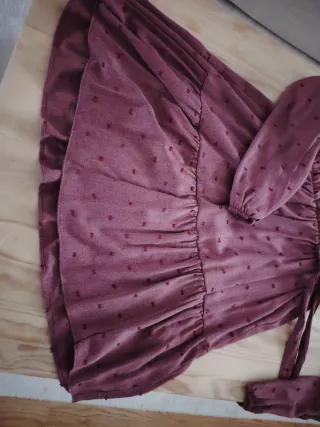 Vestido Pull&Bear burdeos cuello pico