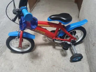 Bicicleta infantil Paw Patrol roja