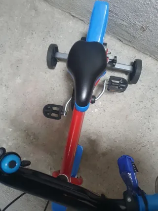 Bicicleta infantil Paw Patrol roja