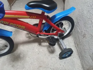 Bicicleta infantil Paw Patrol roja