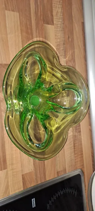 Centro de mesa antiguo cristal verde y metal