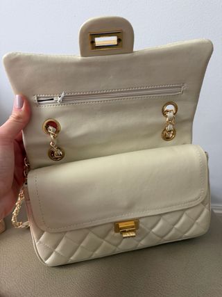 Bolso Acolchado Piel estilo Chanel. Sin estrenar.