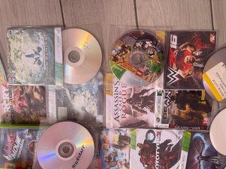Xbox 360 con 2 controller e giochi