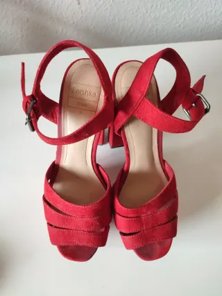 Zapatos de tacón rojos plataforma