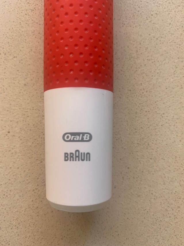 Cepillo Eléctrico Oral-B Braun Rojo