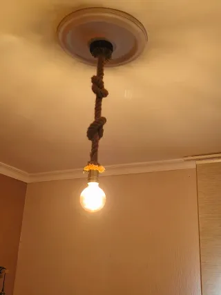 Lámpara de techo con cuerda