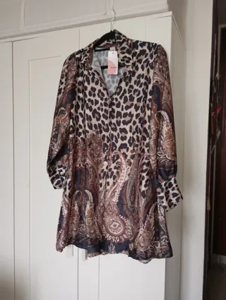 Vestido de raso estampado