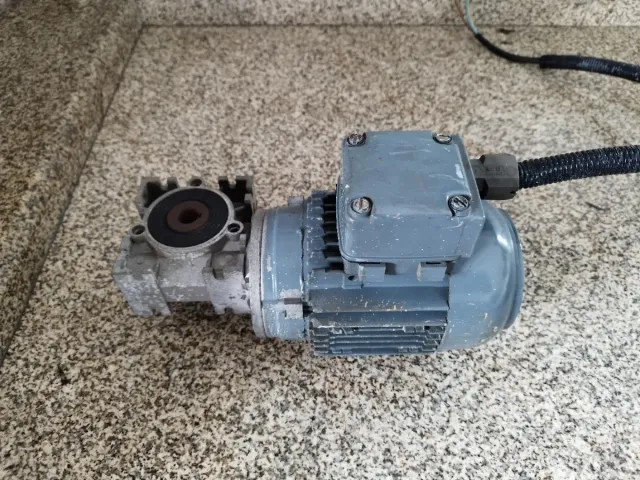 Motor reductor AEG 230V