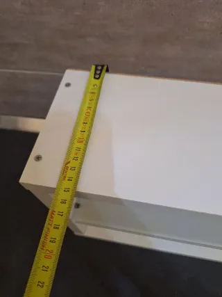 Mensole moderne bianche con ripiano in vetro