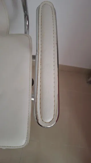 Silla de escritorio blanca