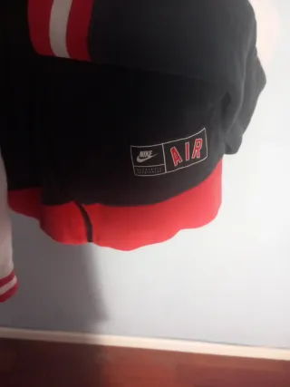 Chaqueta Nike Air con capucha niño