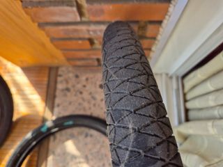 Bicicleta BMX Negra con Piezas Azules