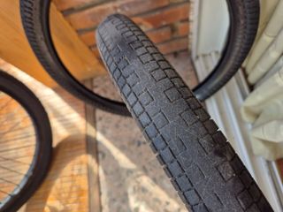 Bicicleta BMX Negra con Piezas Azules