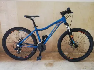 Bici MTB Marca: GIANT, Modelo: LIV BLISS, 27.5", S