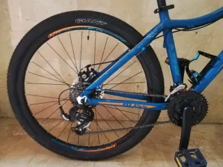 Bici MTB Marca: GIANT, Modelo: LIV BLISS, 27.5", S