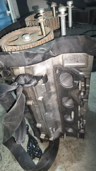 Culata completa de motor Citroen C2 VTS