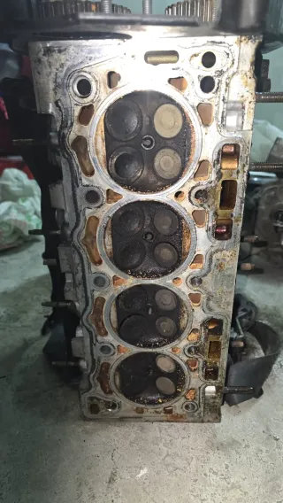 Culata completa de motor Citroen C2 VTS