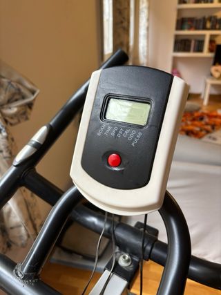 Bicicleta estática negra (Recogida, Santander)