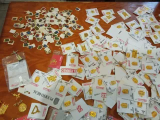 Lote insignias cofrades y escudos pueblos