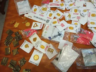 Lote insignias cofrades y escudos pueblos