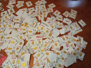 Lote insignias cofrades y escudos pueblos