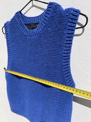 Top Zara sin mangas azul