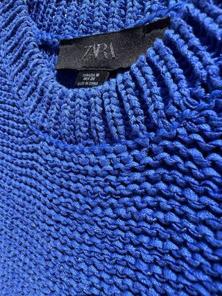 Top Zara sin mangas azul