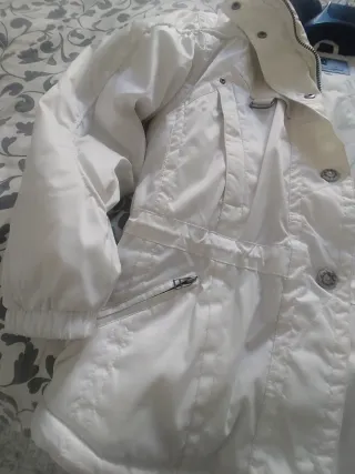Chaqueta de nieve blanca