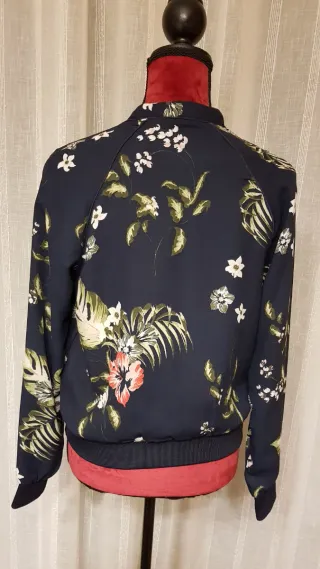 Cazadora floral Vero Moda T38