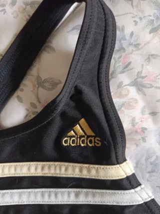 Bikini deportivo Adidas negro y dorado