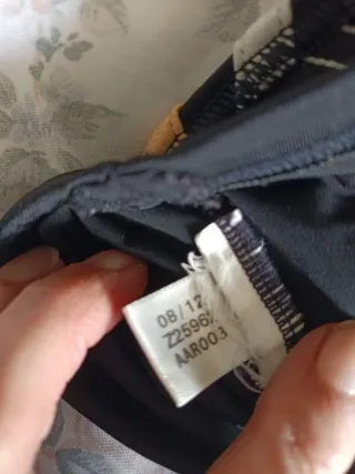 Bikini deportivo Adidas negro y dorado