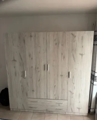 Armario de madera 6 puertas y 2 cajones