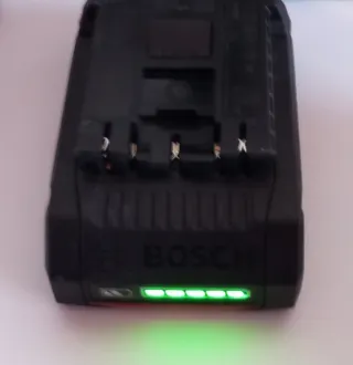 Cargador y 2 Baterías Bosch ProCORE 18V