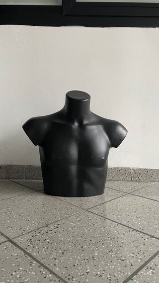 Busto manichino uomo nero