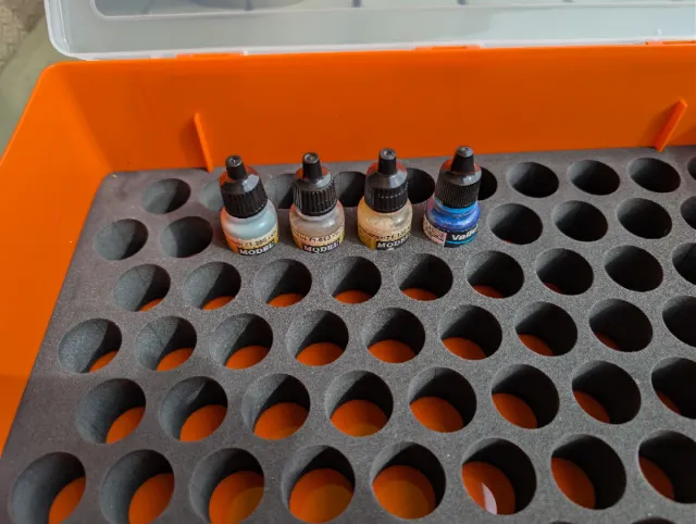 Maletín de pintura naranja para botes vallejo