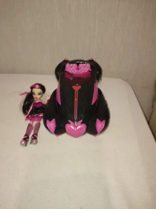 Coche Monster High con Muñeca