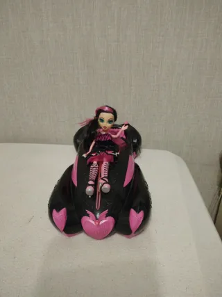 Coche Monster High con Muñeca