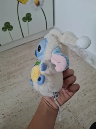 Labubu Stitch con piña coleccionable
