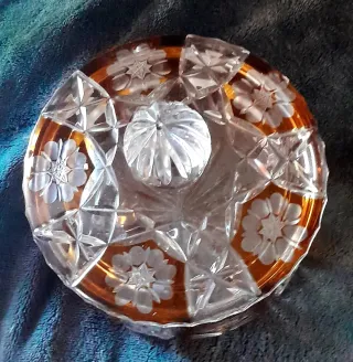 Bombonera antigua cristal tallado ámbar