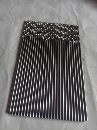 Lote de brocas 4.75 hay 27 brocas