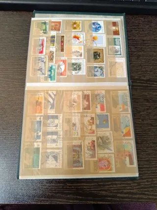 Clasificador 200 sellos Portugal + 4 HB