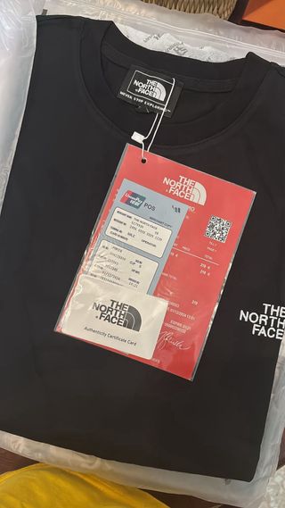 Camiseta The North Face Negra