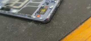 Schermo Oppo Reno 6 Pro 5G con cristallo rotto