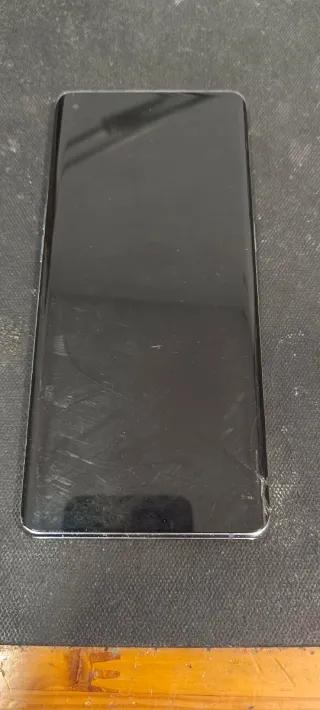 Schermo Oppo Reno 6 Pro 5G con cristallo rotto