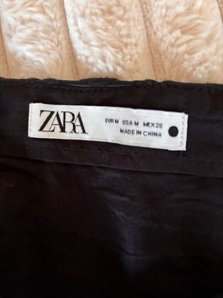 Falda Zara negra encaje