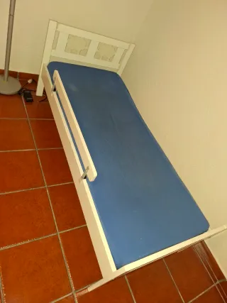 Cama infantil Ikea blanca con barrera