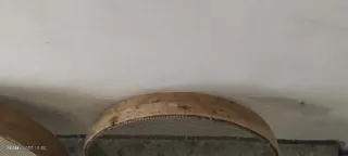 Cribas rústicas de madera y metal