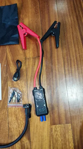 Arrancador Coche Portátil con Compresor