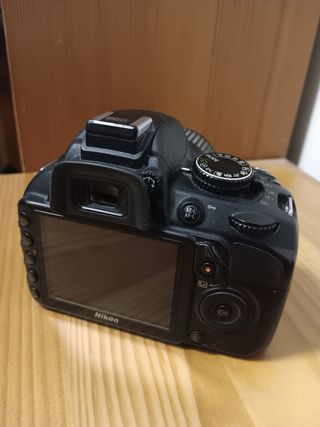 Cámara Nikon D3100 + Objetivo 18-55mm