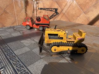 Juguetes Tonka: Camión y Excavadora